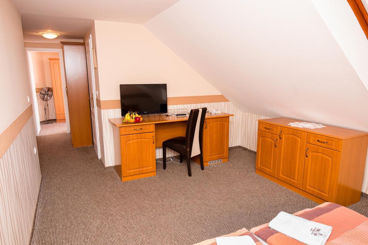 Tinodi Fogado Bed & Breakfast Sárvár Екстериор снимка