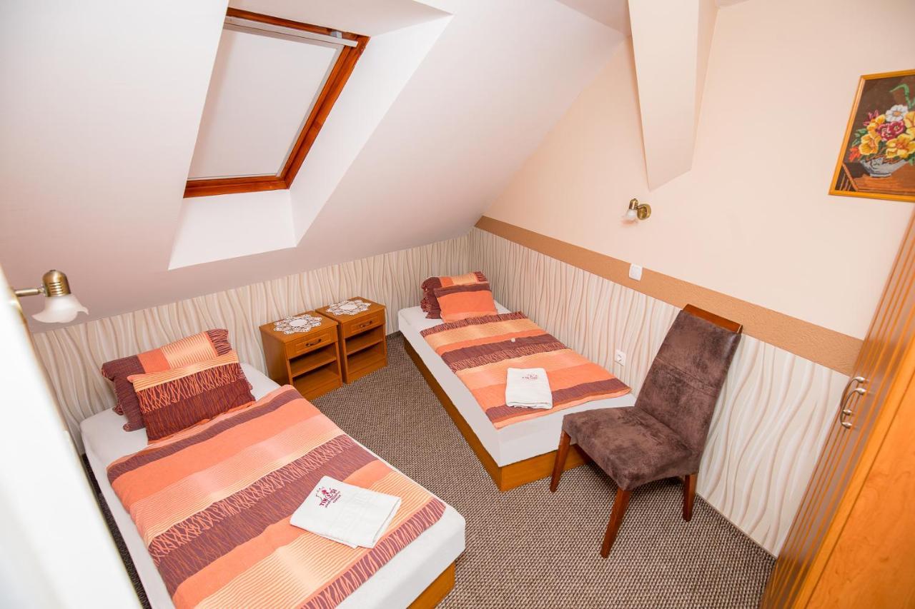 Tinodi Fogado Bed & Breakfast Sárvár Екстериор снимка