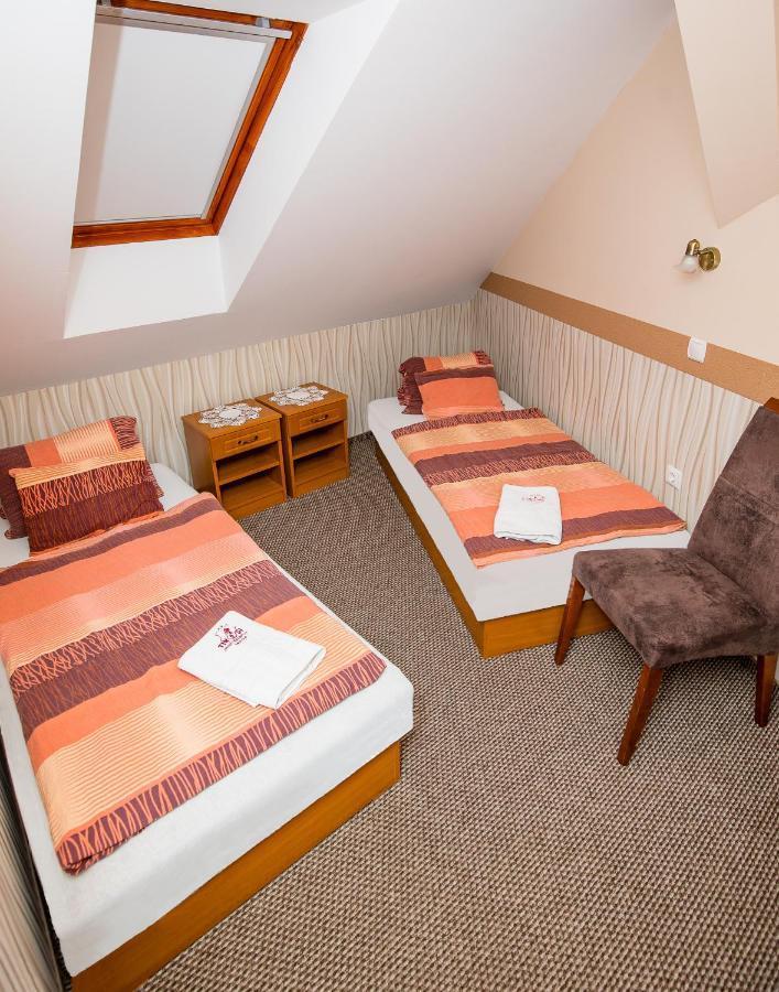 Tinodi Fogado Bed & Breakfast Sárvár Екстериор снимка