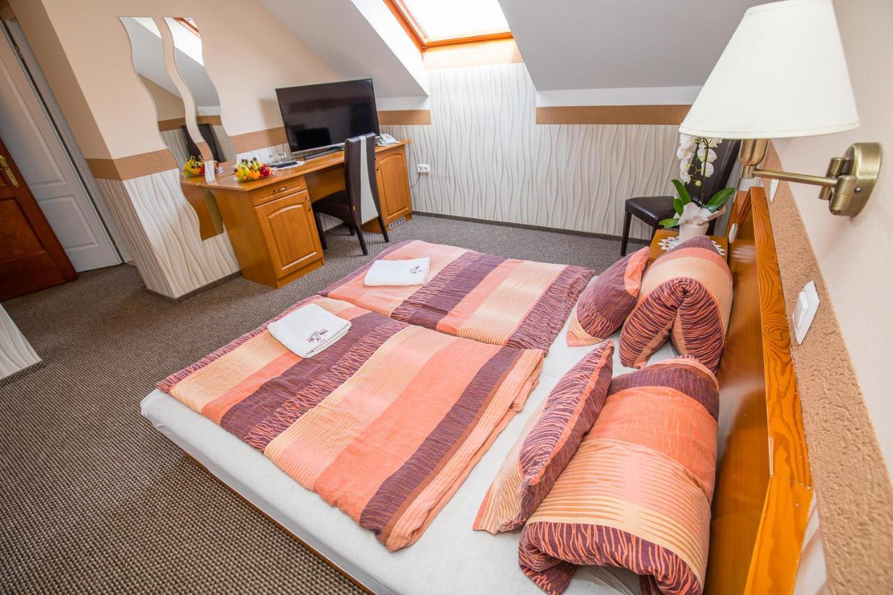 Tinodi Fogado Bed & Breakfast Sárvár Екстериор снимка