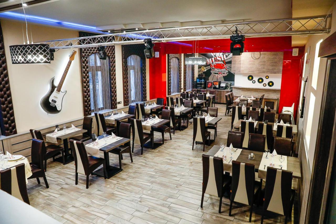 Tinodi Fogado Bed & Breakfast Sárvár Екстериор снимка