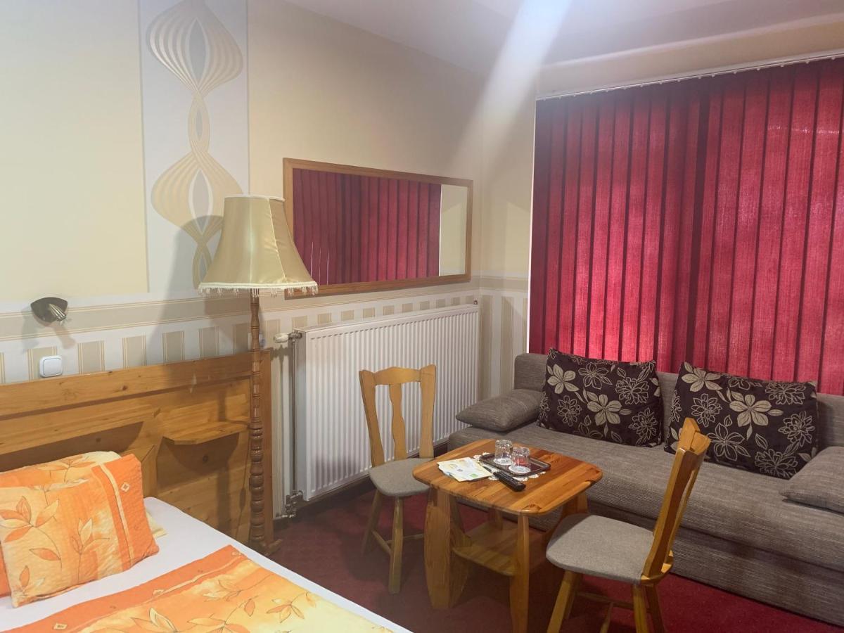 Tinodi Fogado Bed & Breakfast Sárvár Екстериор снимка