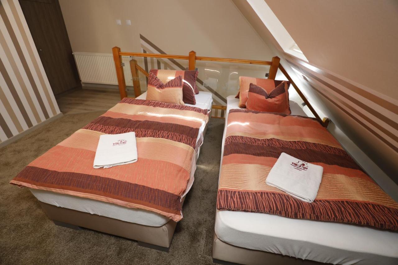 Tinodi Fogado Bed & Breakfast Sárvár Екстериор снимка