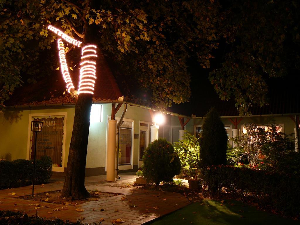 Tinodi Fogado Bed & Breakfast Sárvár Екстериор снимка