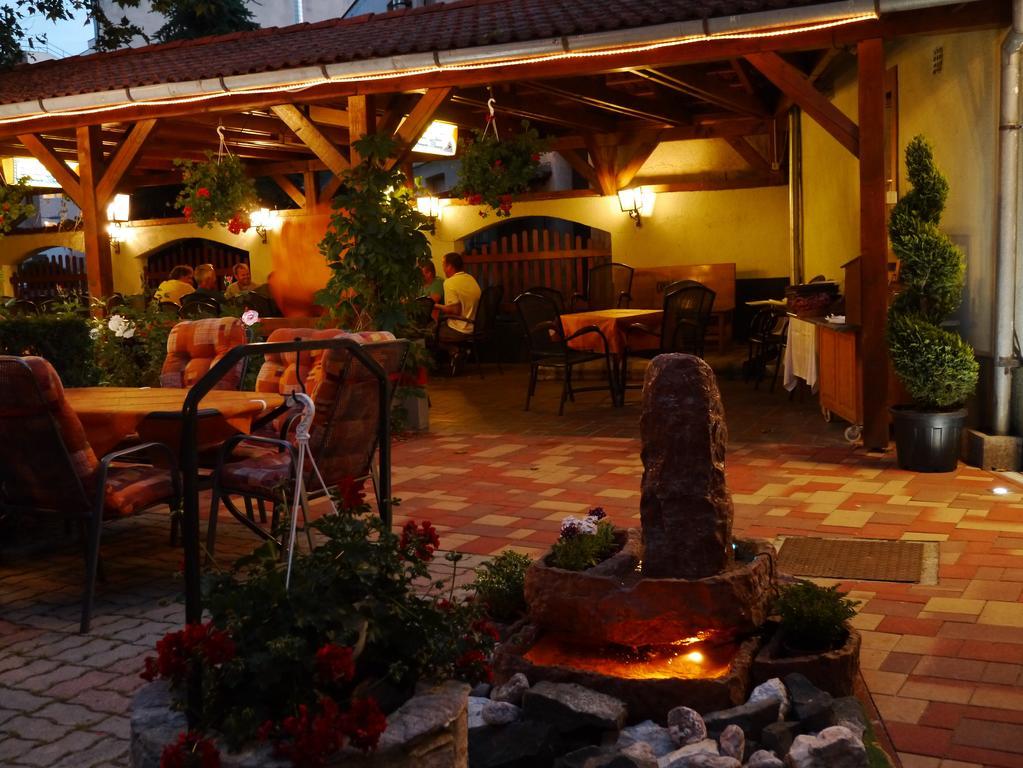 Tinodi Fogado Bed & Breakfast Sárvár Екстериор снимка