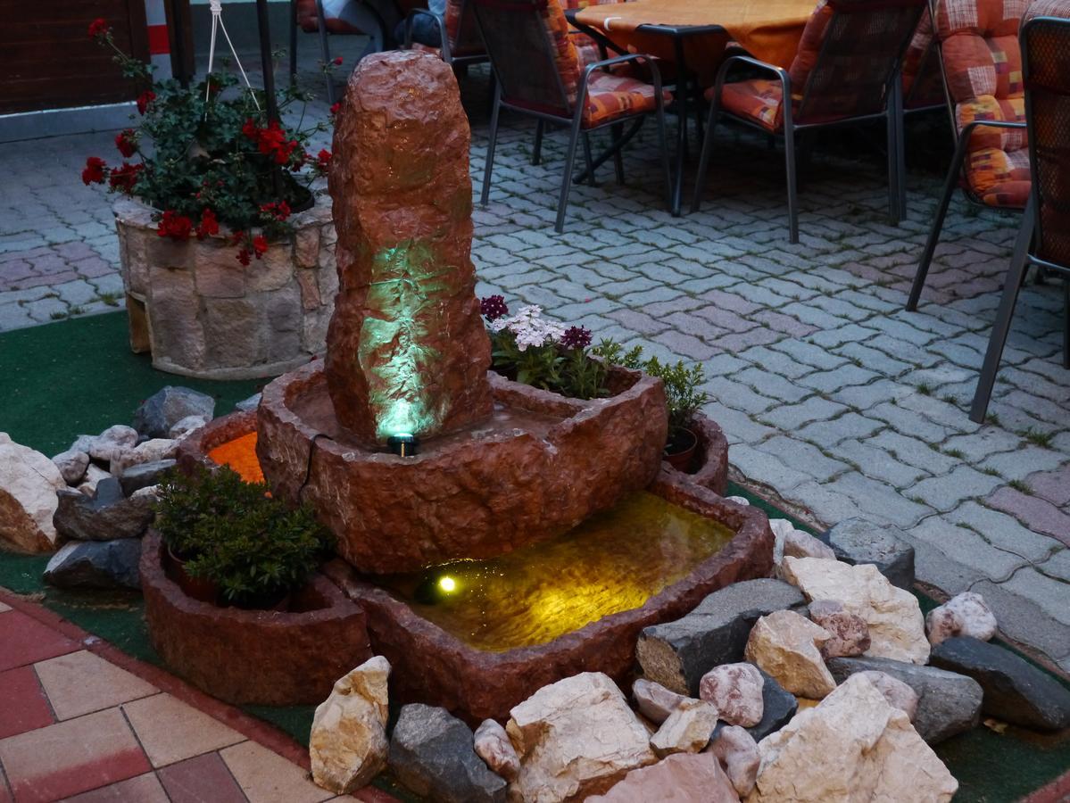 Tinodi Fogado Bed & Breakfast Sárvár Екстериор снимка