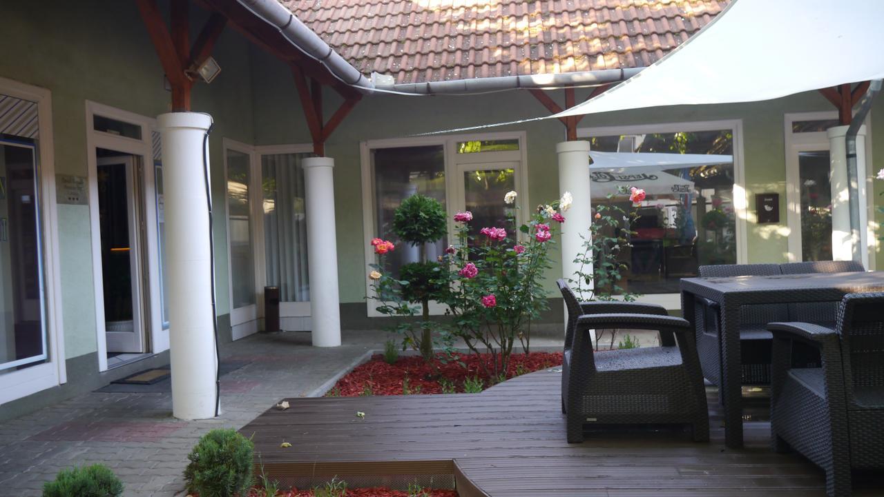 Tinodi Fogado Bed & Breakfast Sárvár Екстериор снимка
