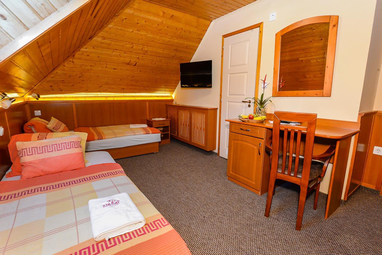 Tinodi Fogado Bed & Breakfast Sárvár Екстериор снимка